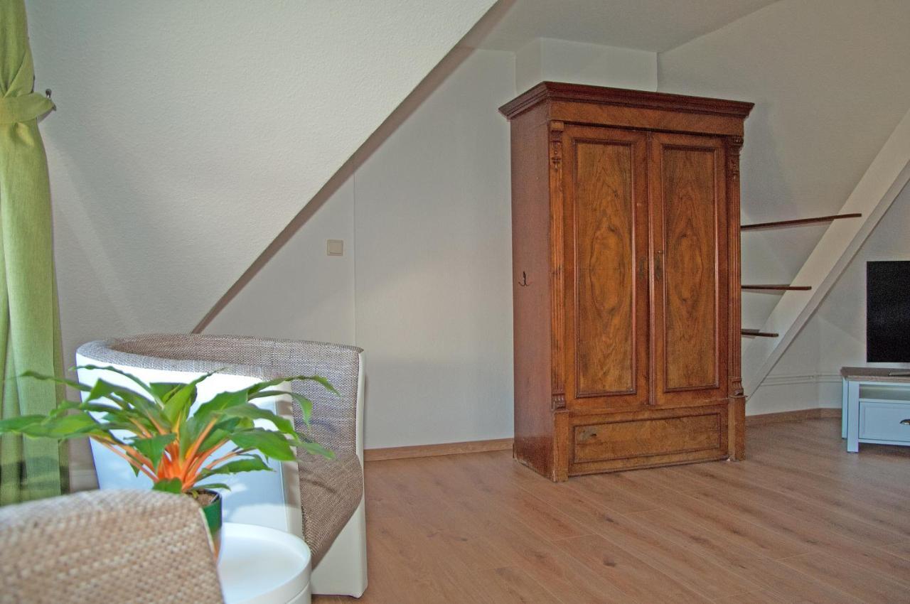 Wg Bernstein - Reetdachhaus - Ruhe Und Seeblick Sellin  Exteriér fotografie